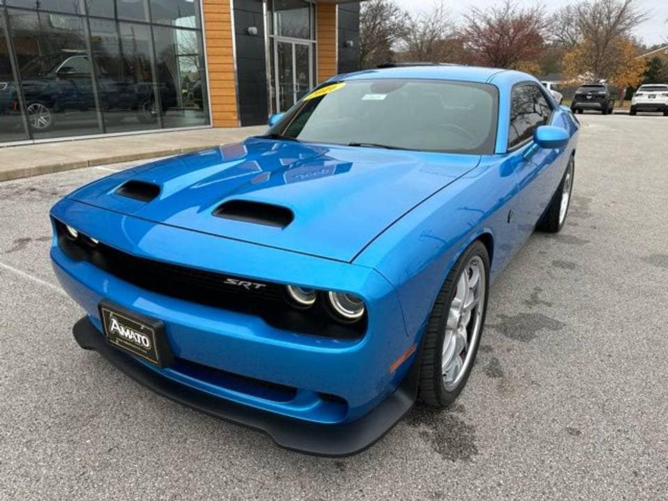 2016 Dodge Challenger SRT Hellcat 2dr Coupe