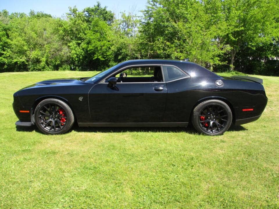 2016 Dodge Challenger SRT Hellcat 2dr Coupe