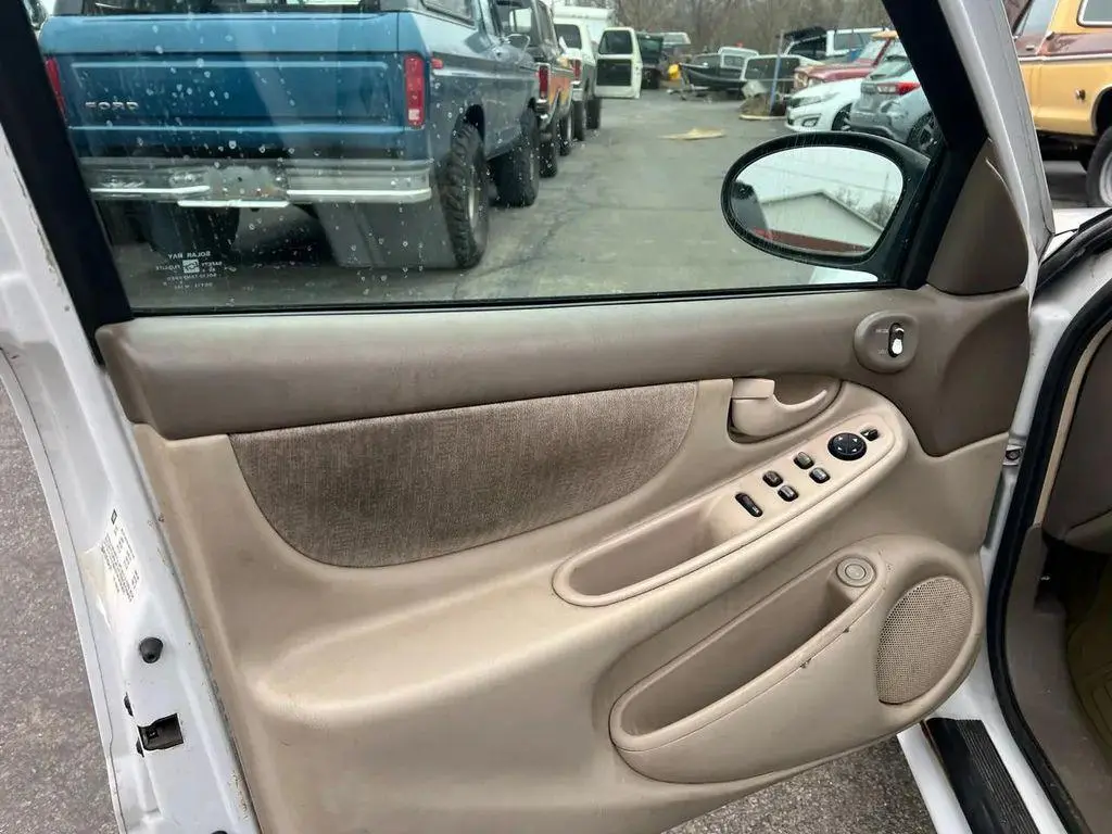 2004 Oldsmobile Alero GL1